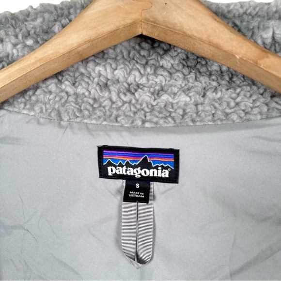 PATAGONIA Divided Sky Zip-Up Jacket in Bergy Bits in Salt Grey - Picture 13 of 15